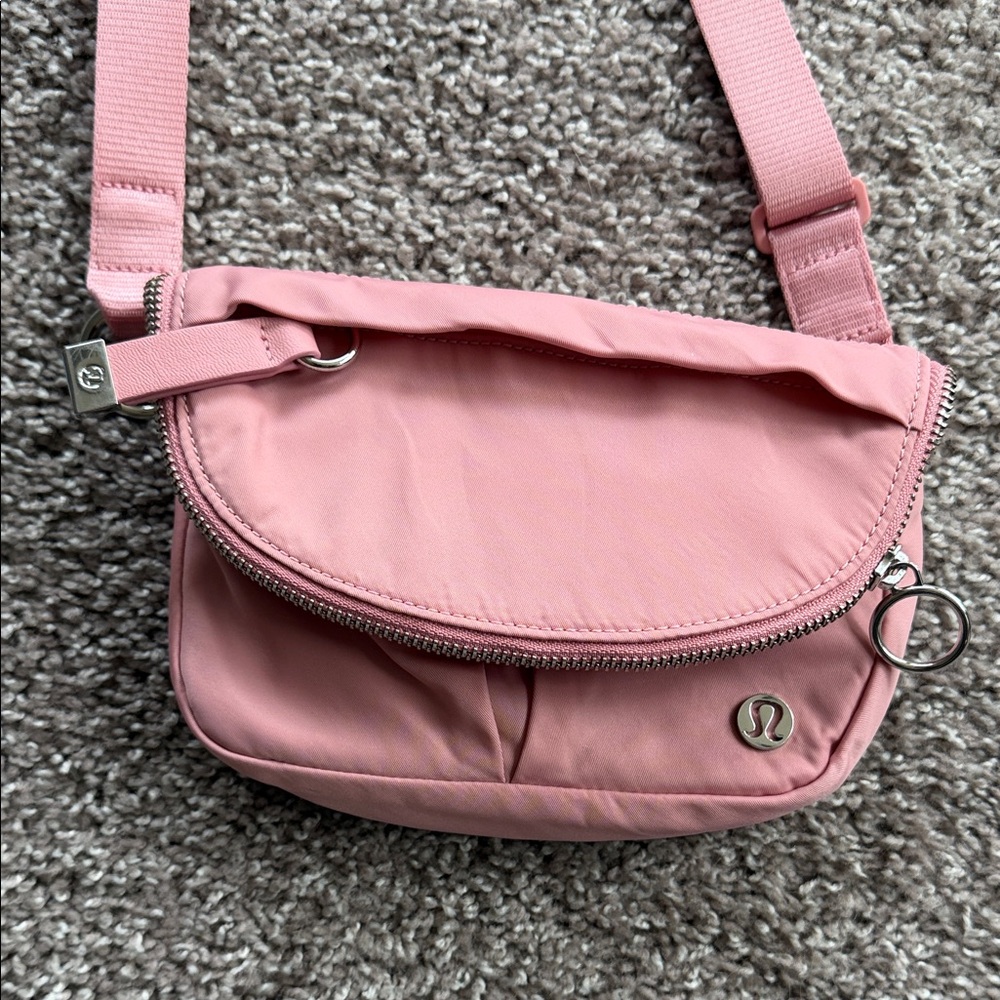 lululemon All Night Festival Bag 2L